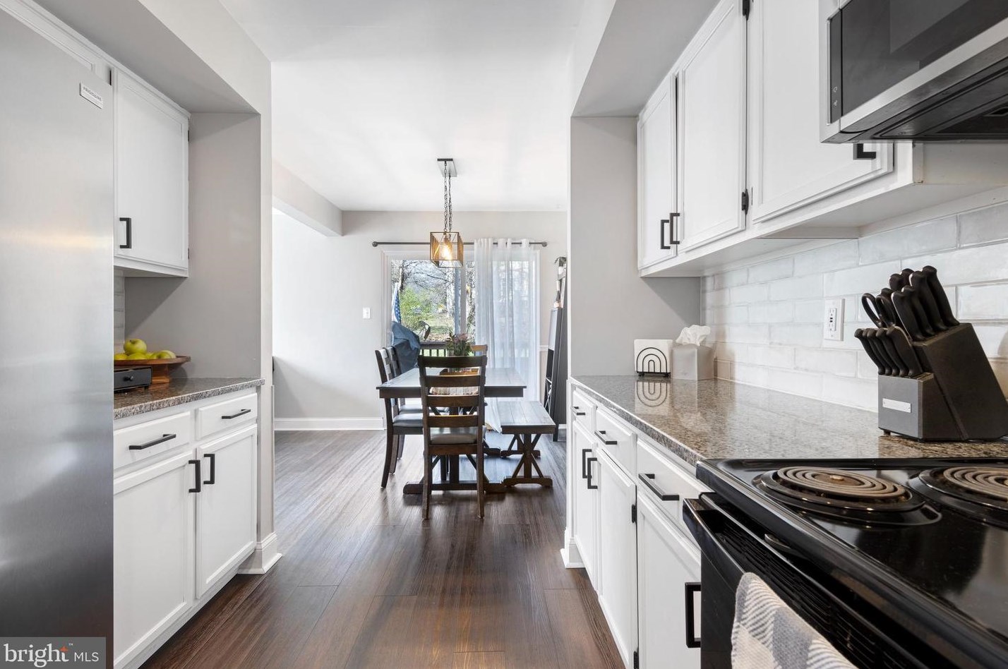 48 Village Dr, Collegeville PA  19473-2314 exterior