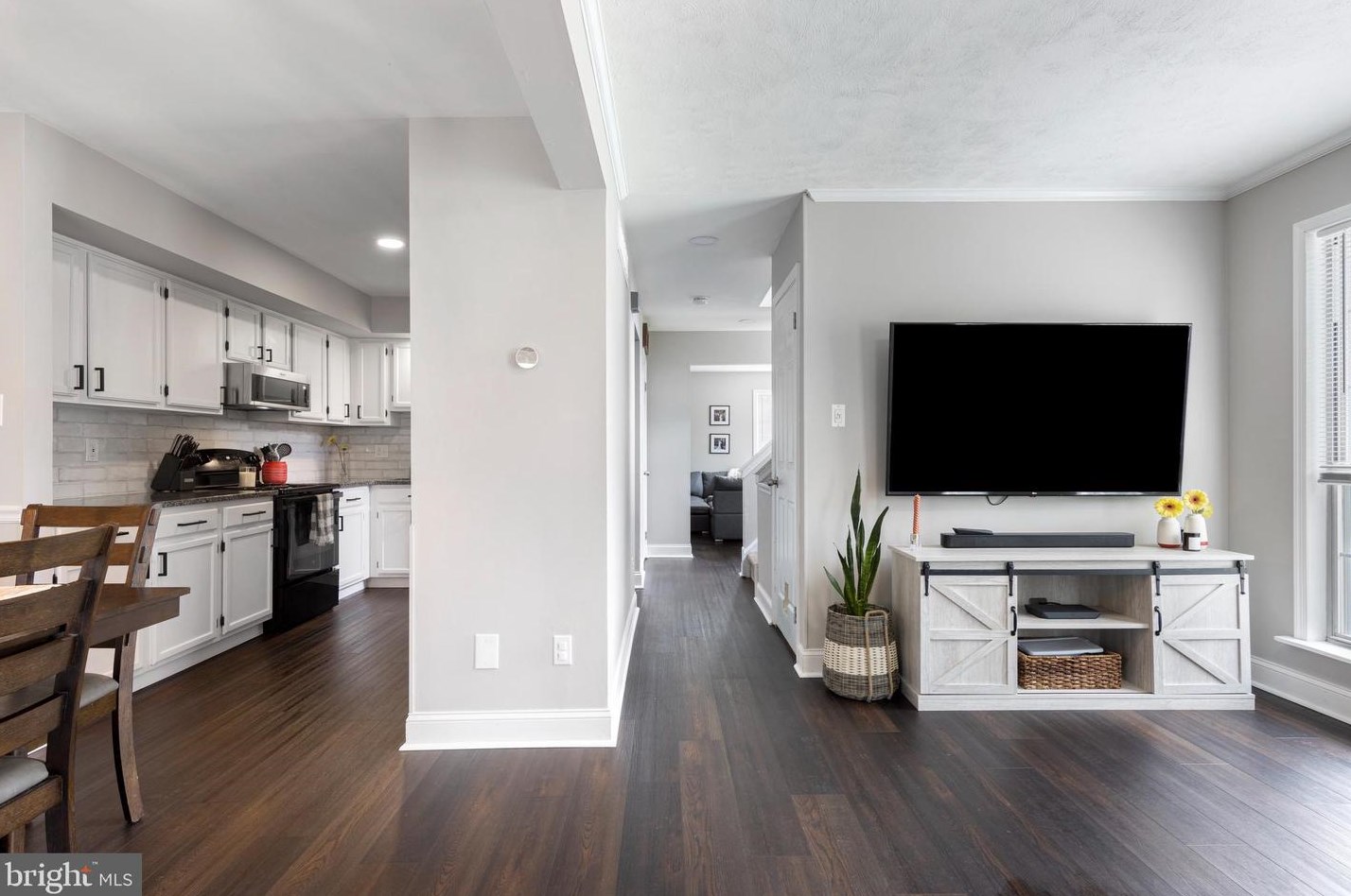 48 Village Dr, Collegeville PA  19473-2314 exterior