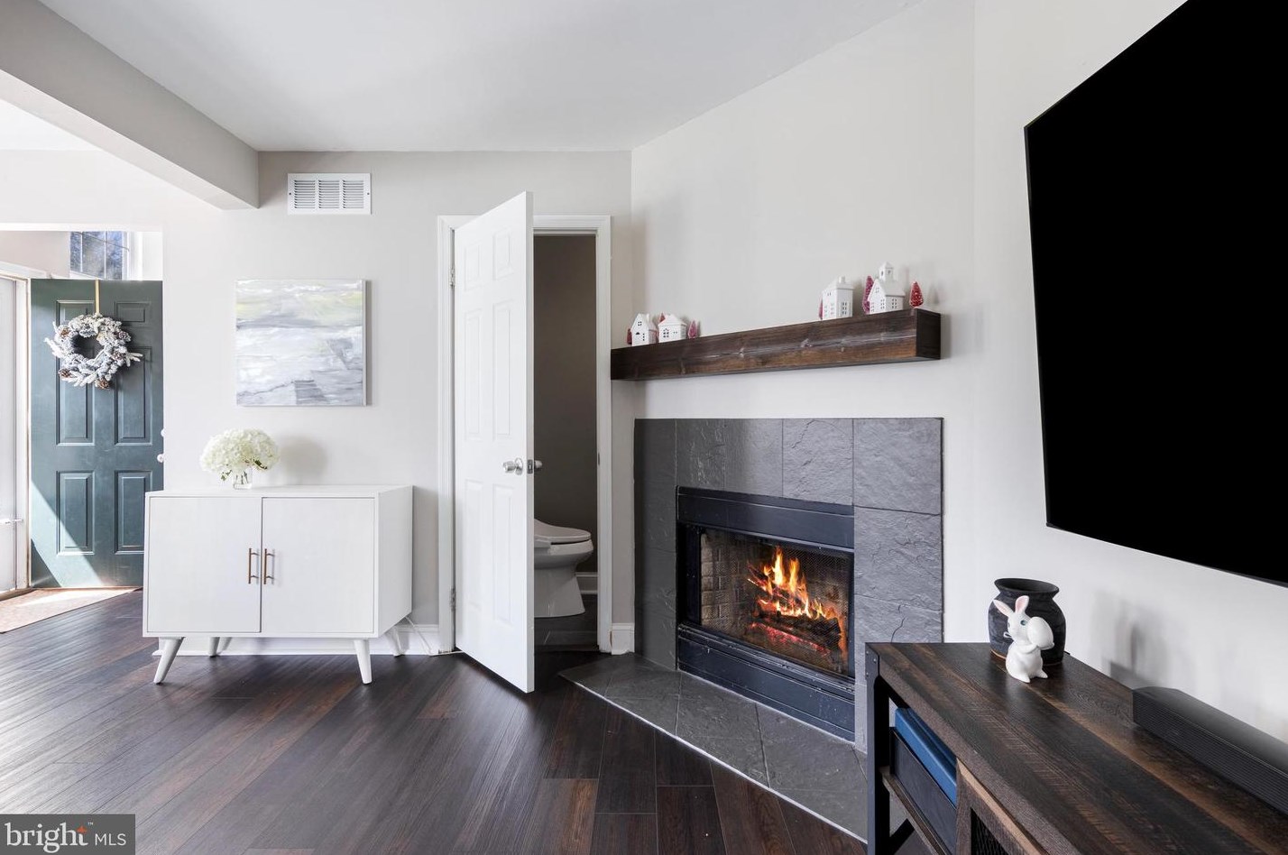 48 Village Dr, Collegeville PA  19473-2314 exterior