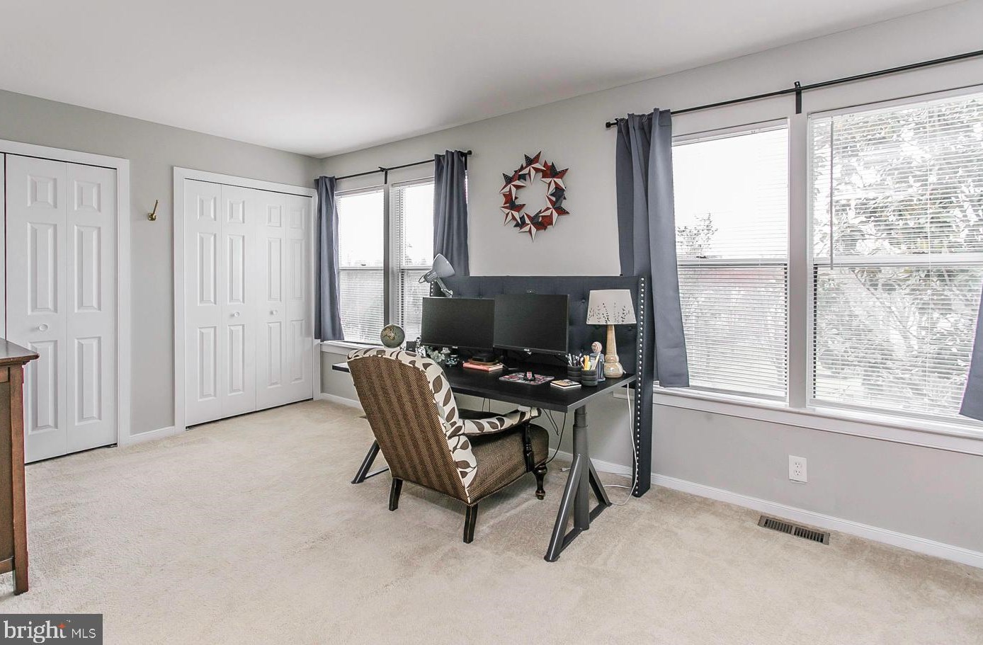 135 Barley Sheaf Dr, Norristown PA  19403-5302 exterior