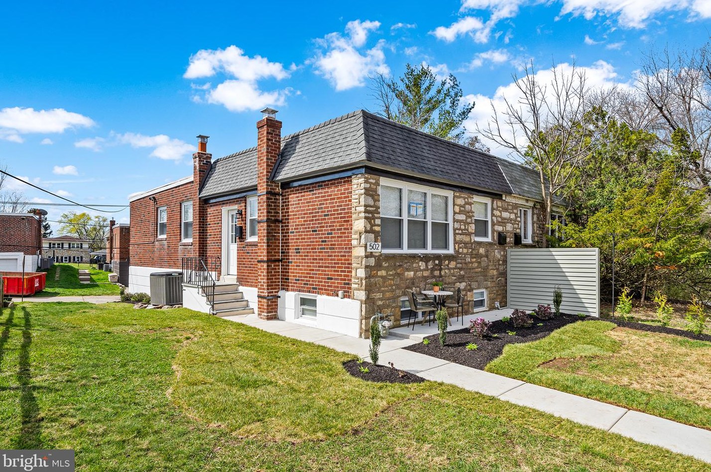 502 Glen Valley Dr, Norristown PA  19401-3129 exterior