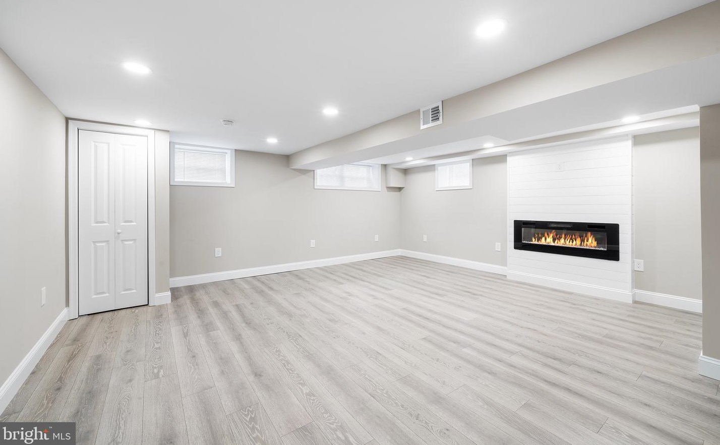 502 Glen Valley Dr, Norristown PA  19401-3129 exterior