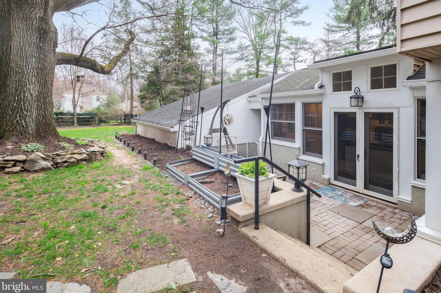 2045 Terwood Rd, Huntingdon Valley PA  19006-5503 exterior