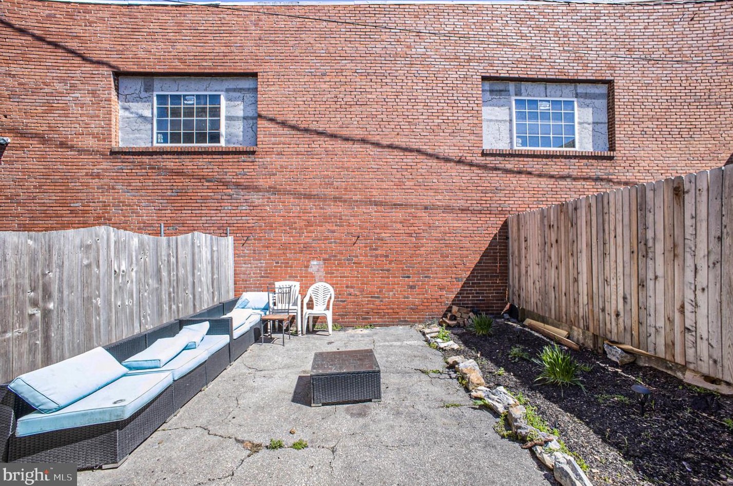 307 4th St, Norristown PA  19405-1808 exterior