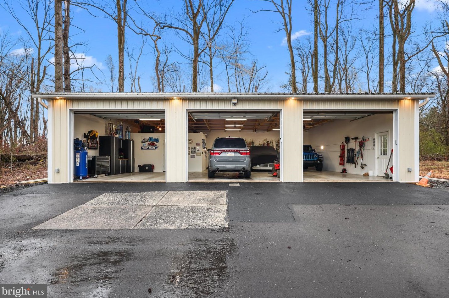 729 Butler Pike, Prospectville PA  19002-2309 exterior