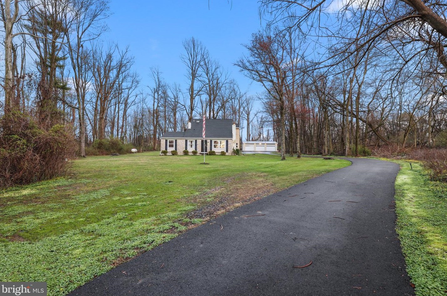 729 Butler Pike, Prospectville PA  19002-2309 exterior