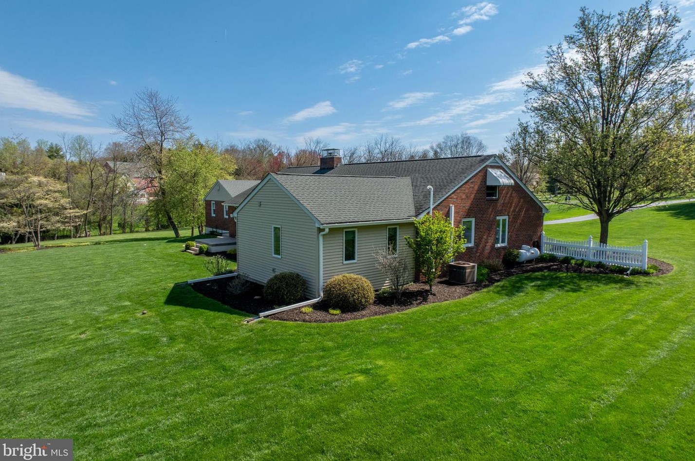 1115 Hollow Rd, Collegeville PA  19426-1516 exterior