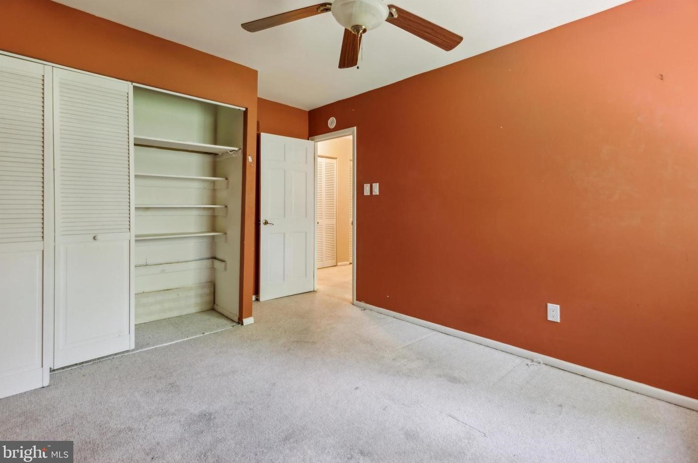 22 Fitzwatertown Rd, Willow Grove PA  19090-3043 exterior