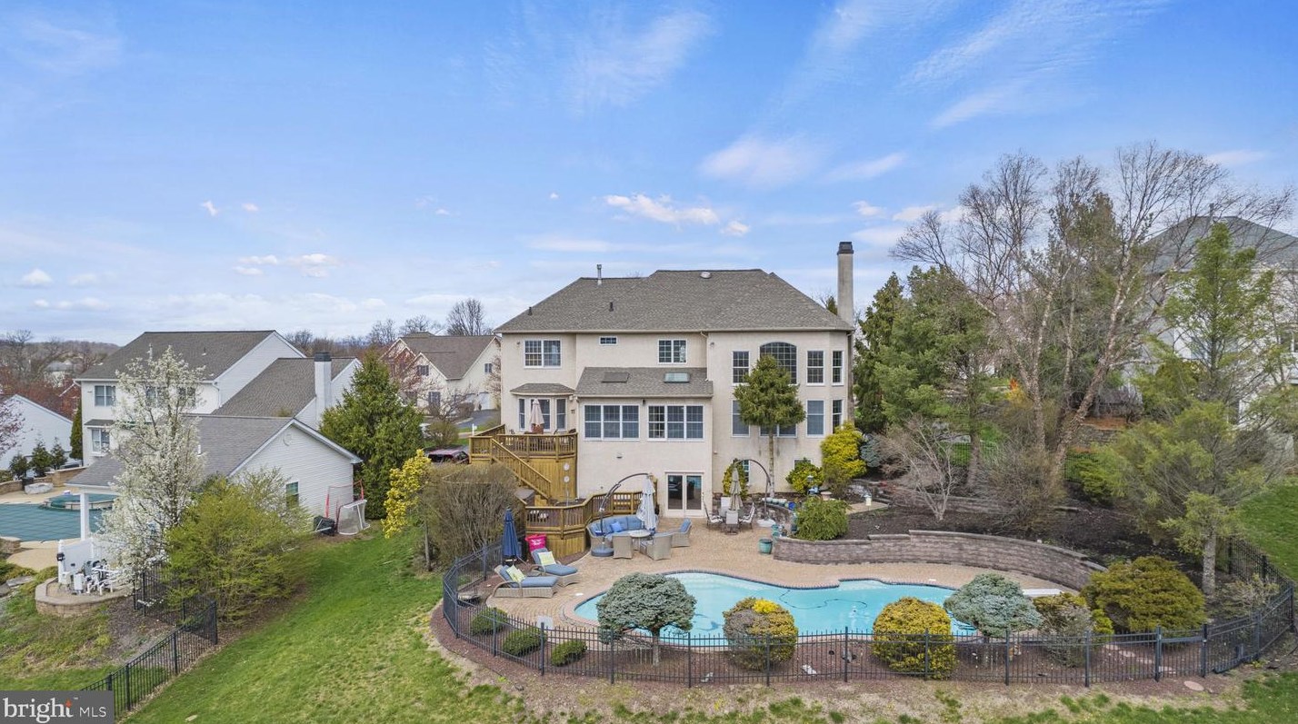 1902 Black Hawk Cir, Norristown PA  19403-1869 exterior