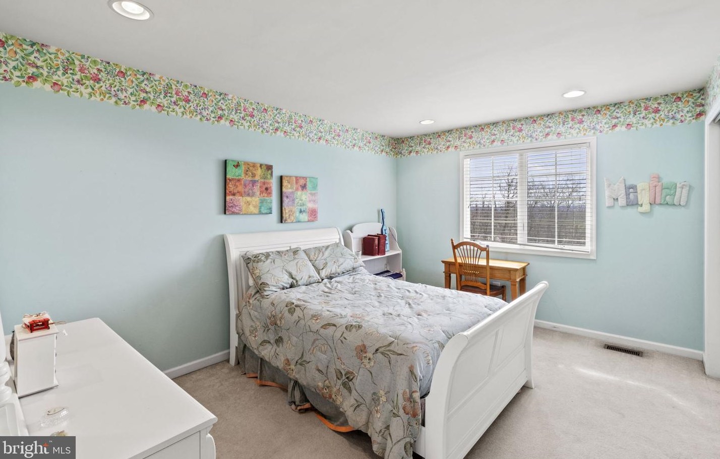 1902 Black Hawk Cir, Norristown PA  19403-1869 exterior