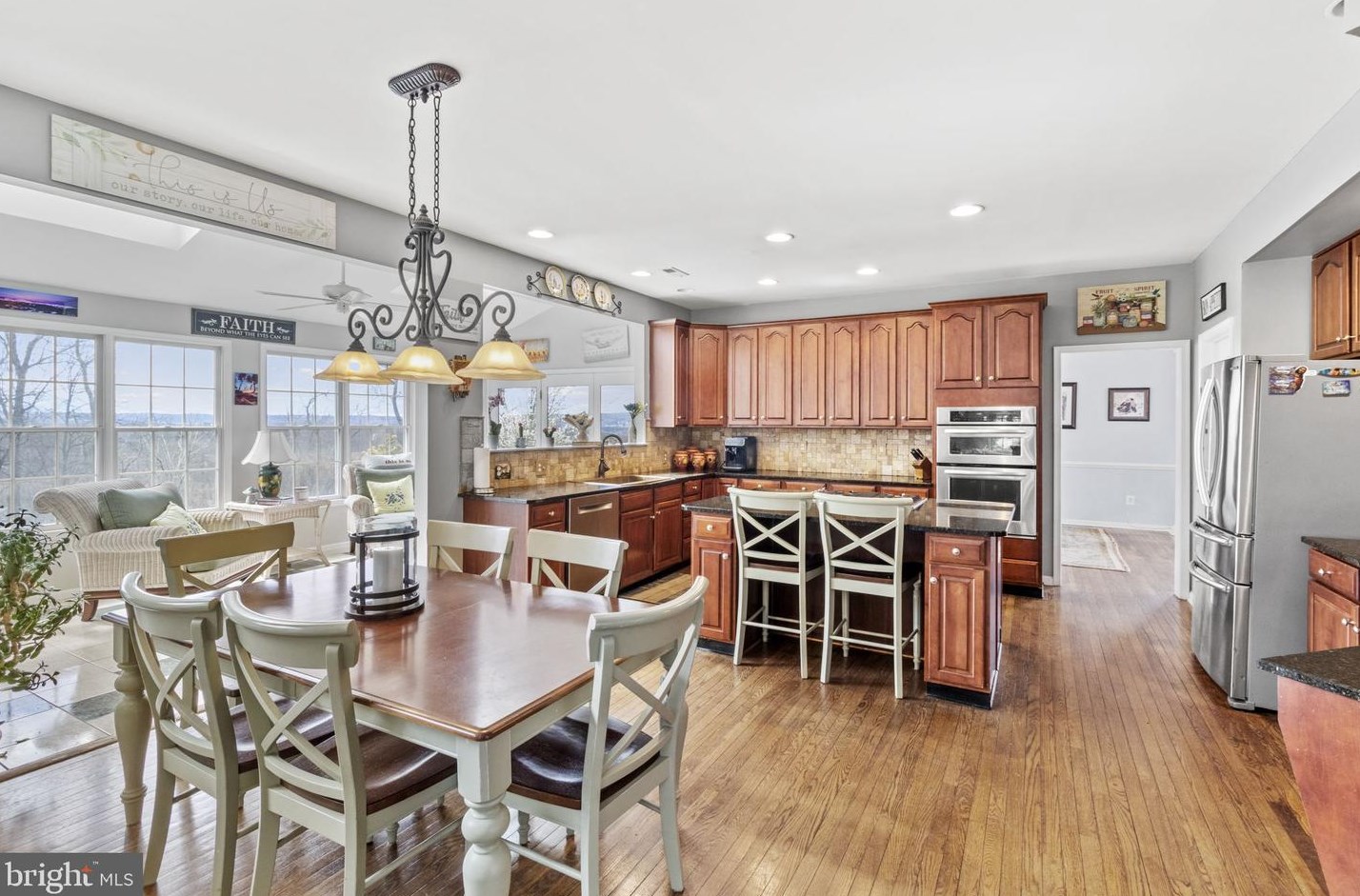 1902 Black Hawk Cir, Norristown PA  19403-1869 exterior