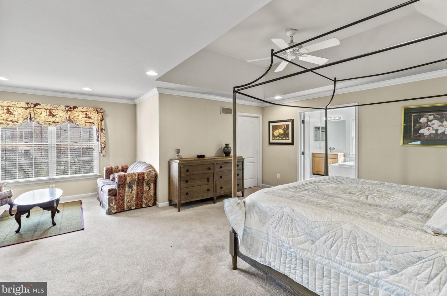 1902 Black Hawk Cir, Norristown PA  19403-1869 exterior