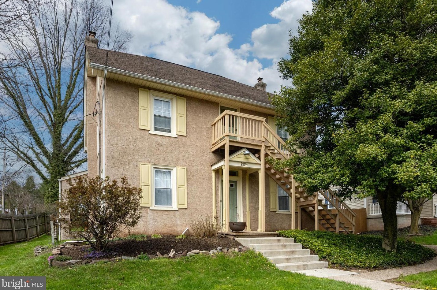 209 Centennial St, Collegeville PA  19426-1813 exterior