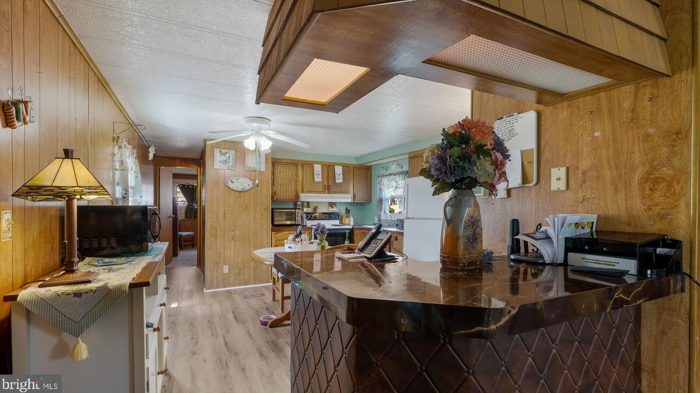 350 Woodstream Way, North Wales PA  19454-1142 exterior