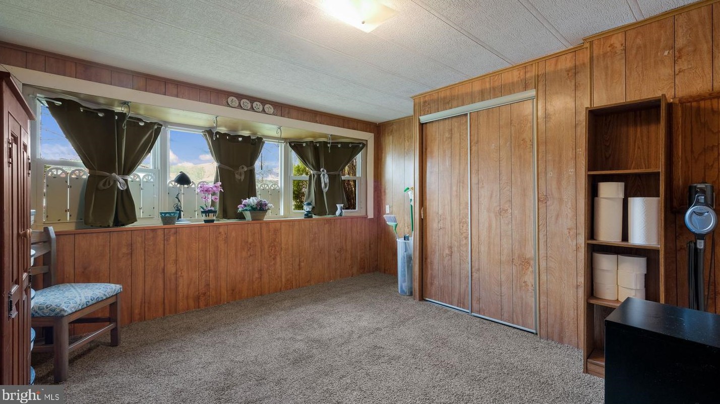 350 Woodstream Way, North Wales PA  19454-1142 exterior