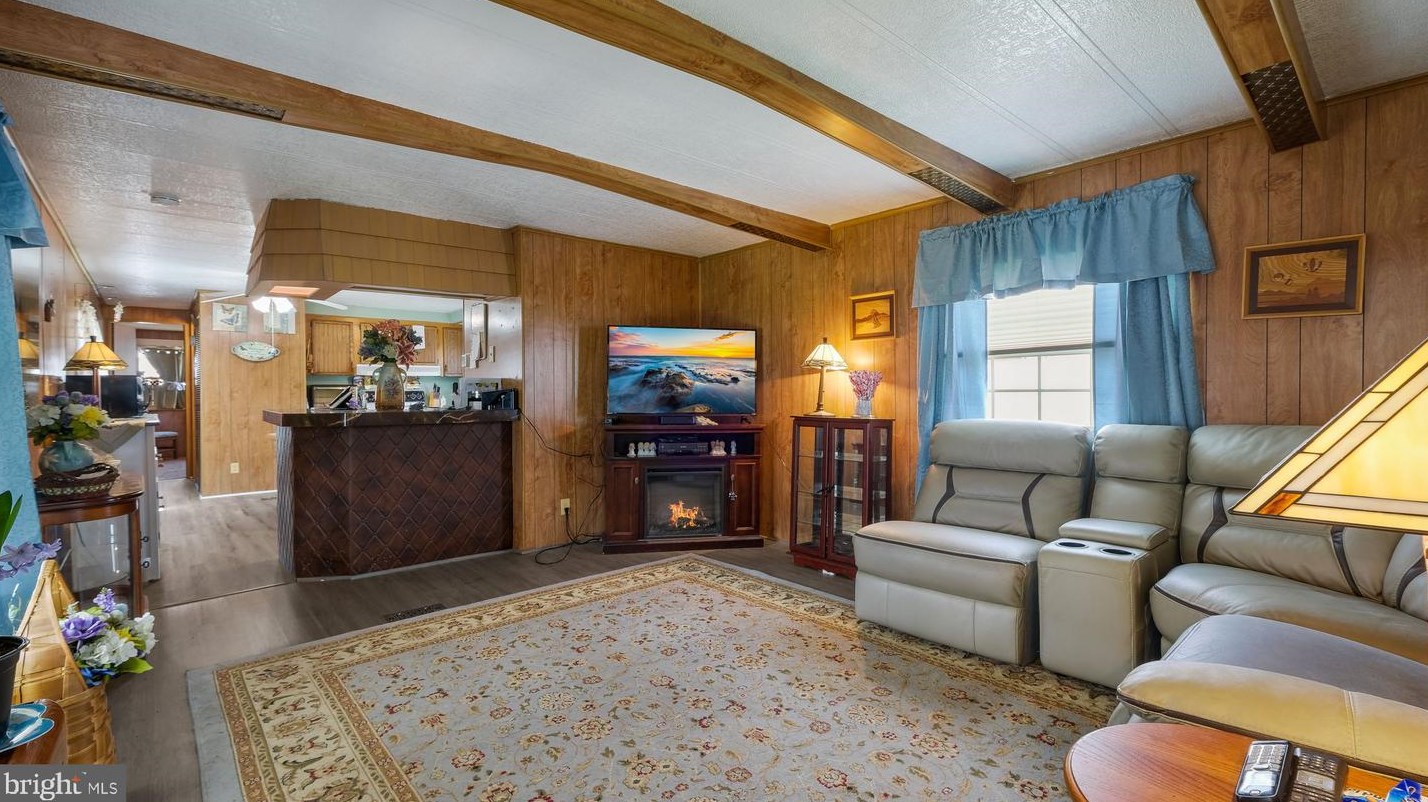 350 Woodstream Way, North Wales PA  19454-1142 exterior