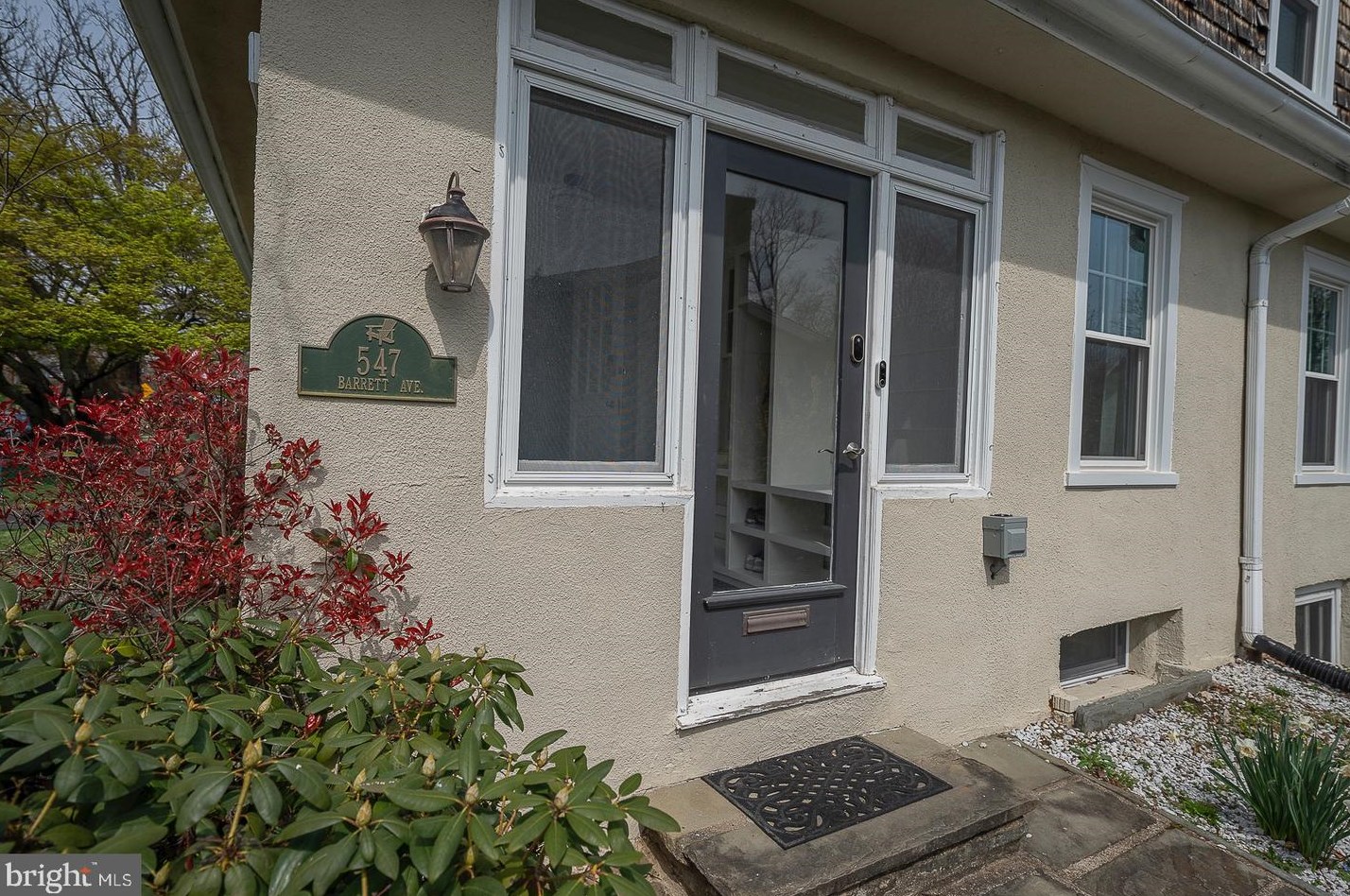 547 Barrett Ave, Haverford PA  19041-1401 exterior