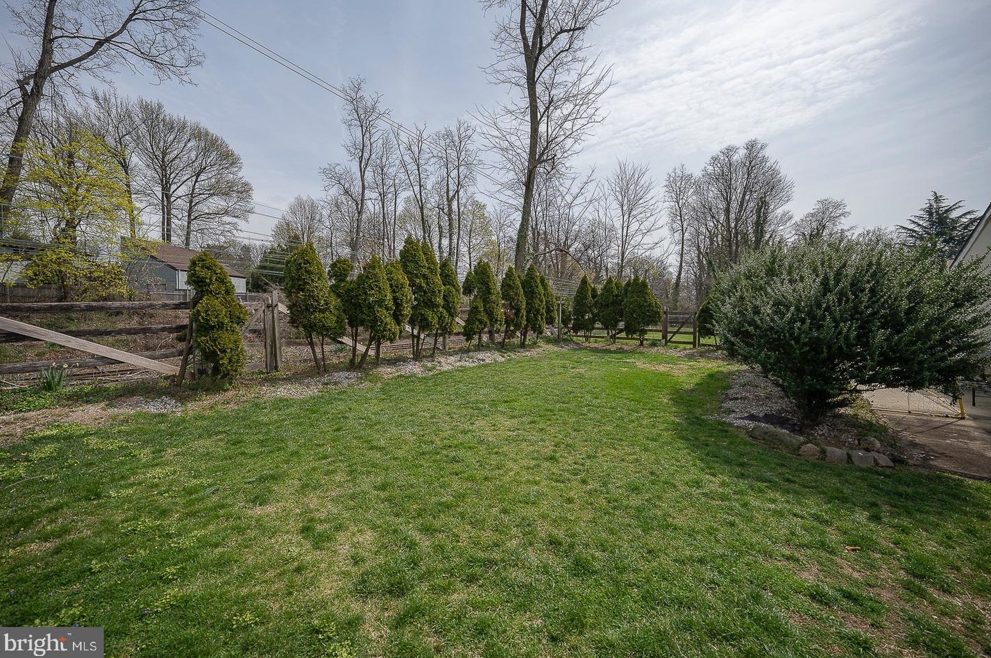547 Barrett Ave, Haverford PA  19041-1401 exterior