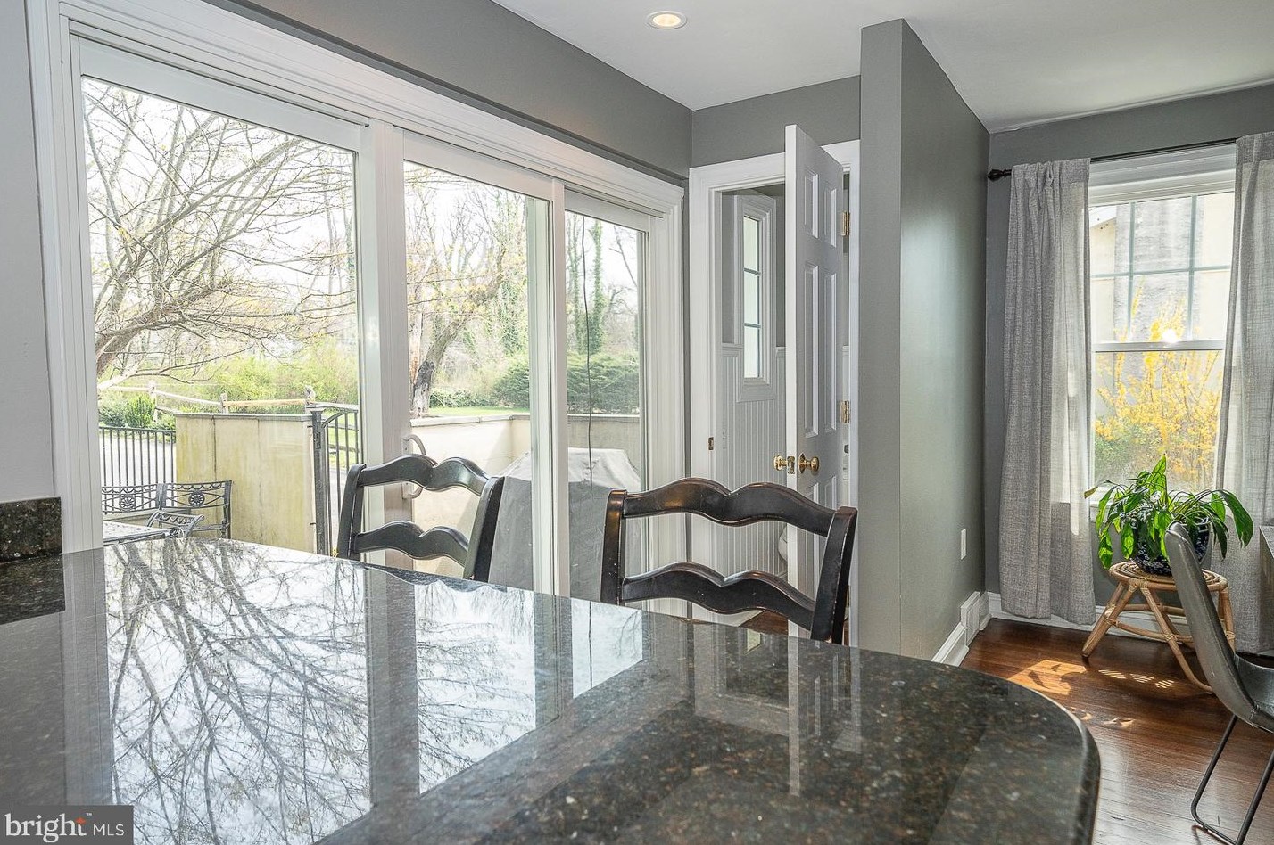 547 Barrett Ave, Haverford PA  19041-1401 exterior