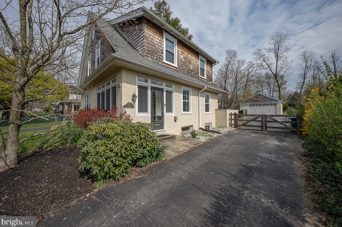 547 Barrett Ave, Haverford PA  19041-1401 exterior