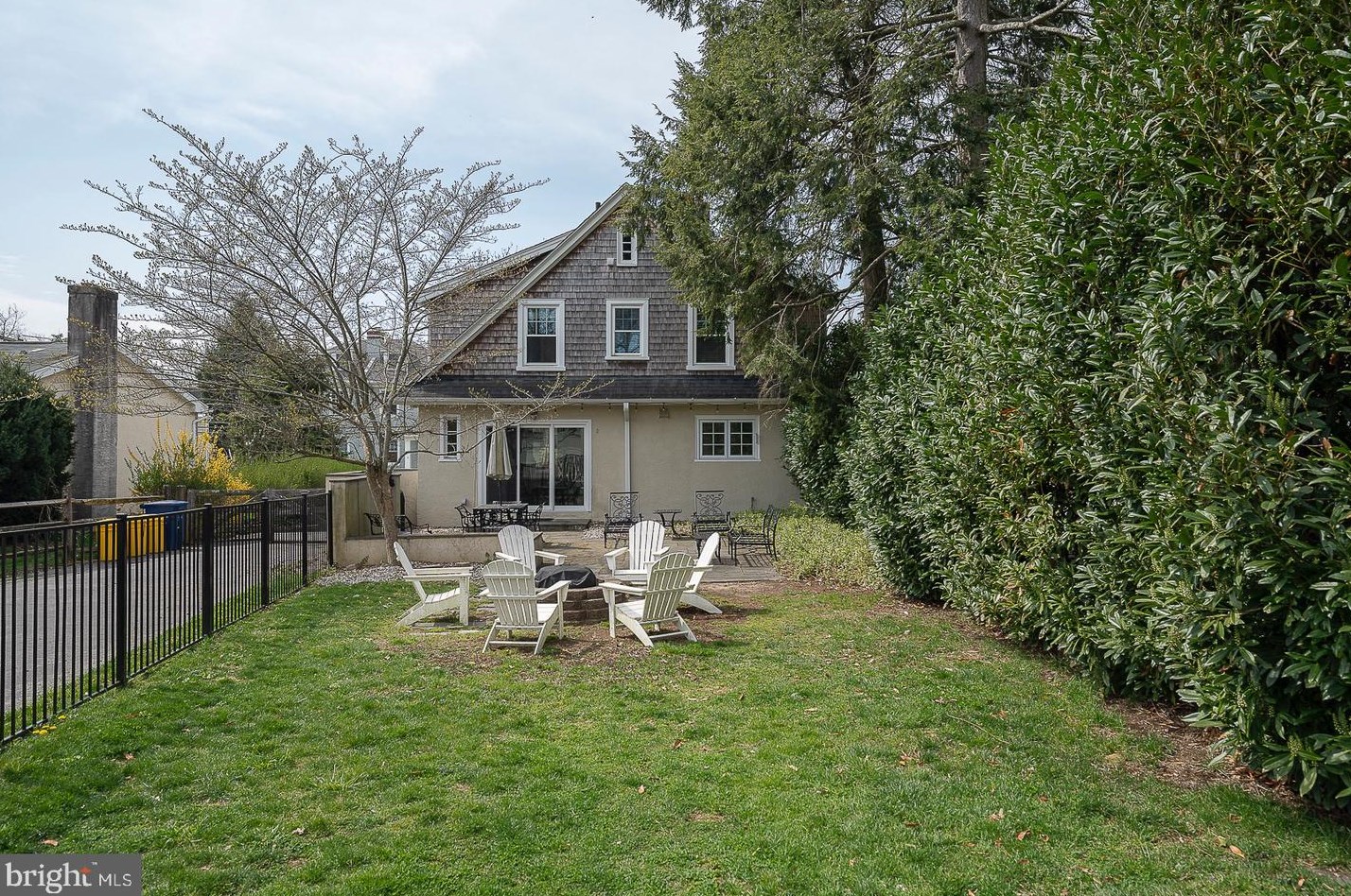 547 Barrett Ave, Haverford PA  19041-1401 exterior