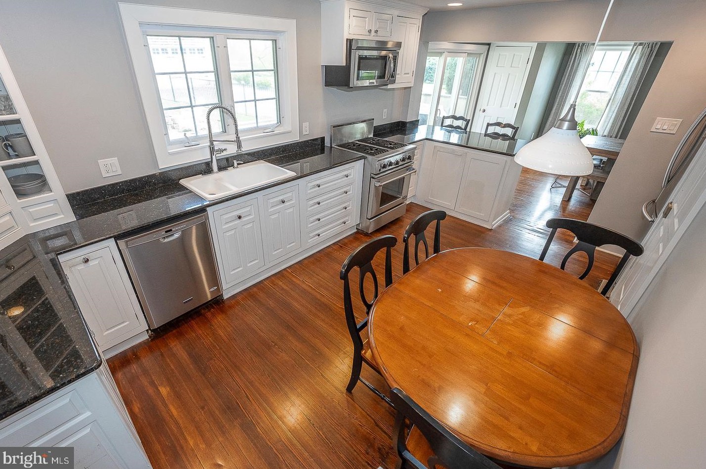 547 Barrett Ave, Haverford PA  19041-1401 exterior