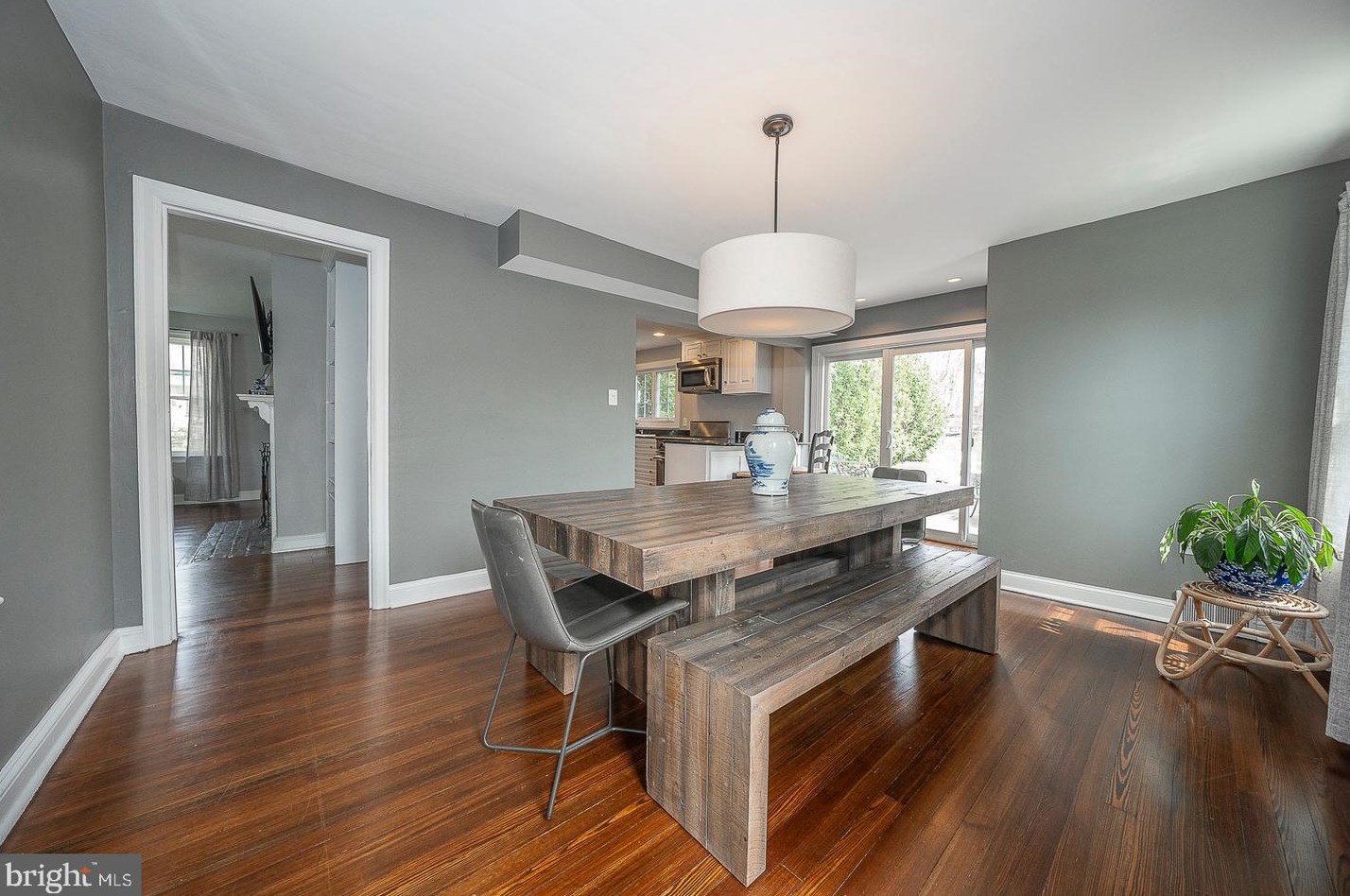 547 Barrett Ave, Haverford PA  19041-1401 exterior
