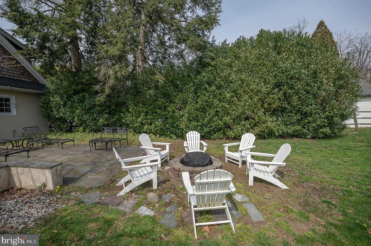 547 Barrett Ave, Haverford PA  19041-1401 exterior