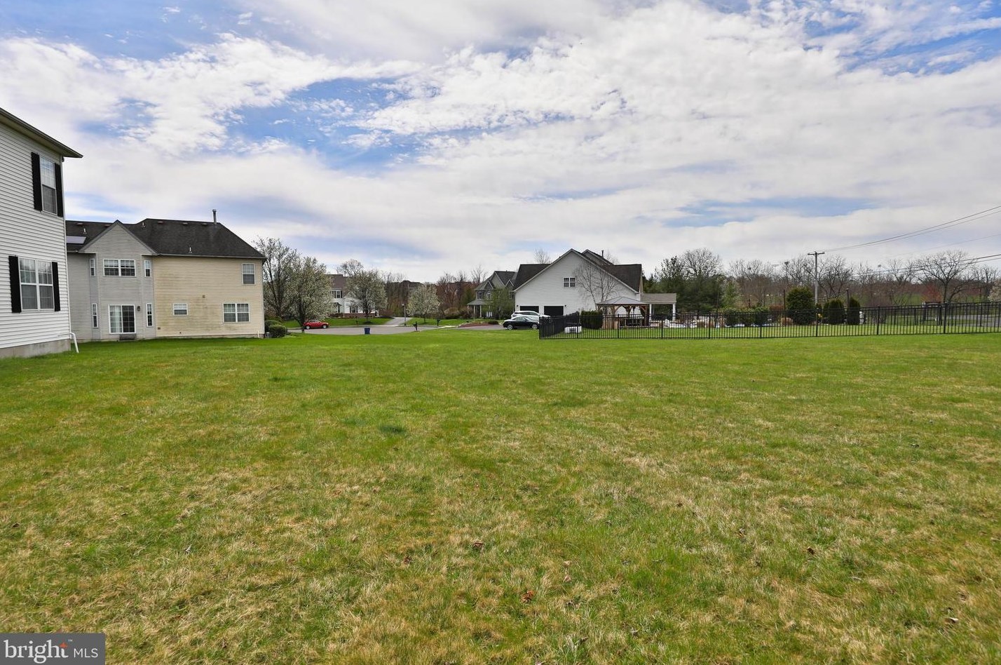 149 Raven Hollow Dr, North Wales PA  19454-4429 exterior