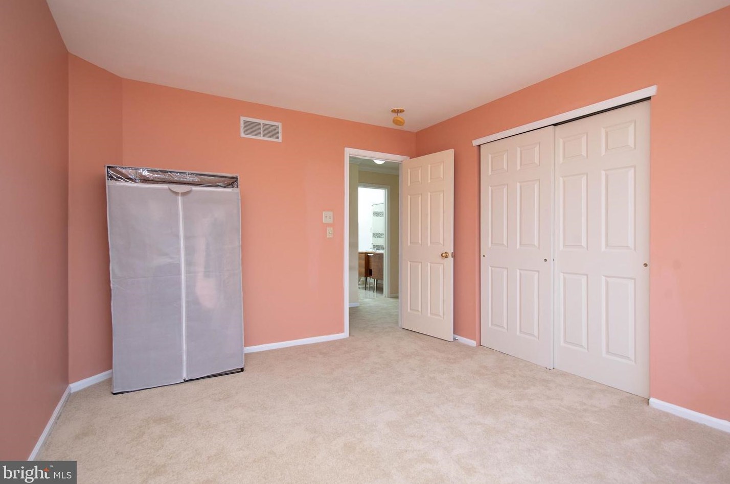 149 Raven Hollow Dr, North Wales PA  19454-4429 exterior