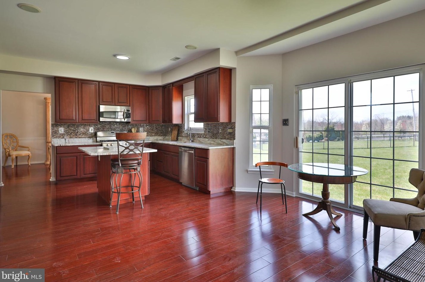 149 Raven Hollow Dr, North Wales PA  19454-4429 exterior