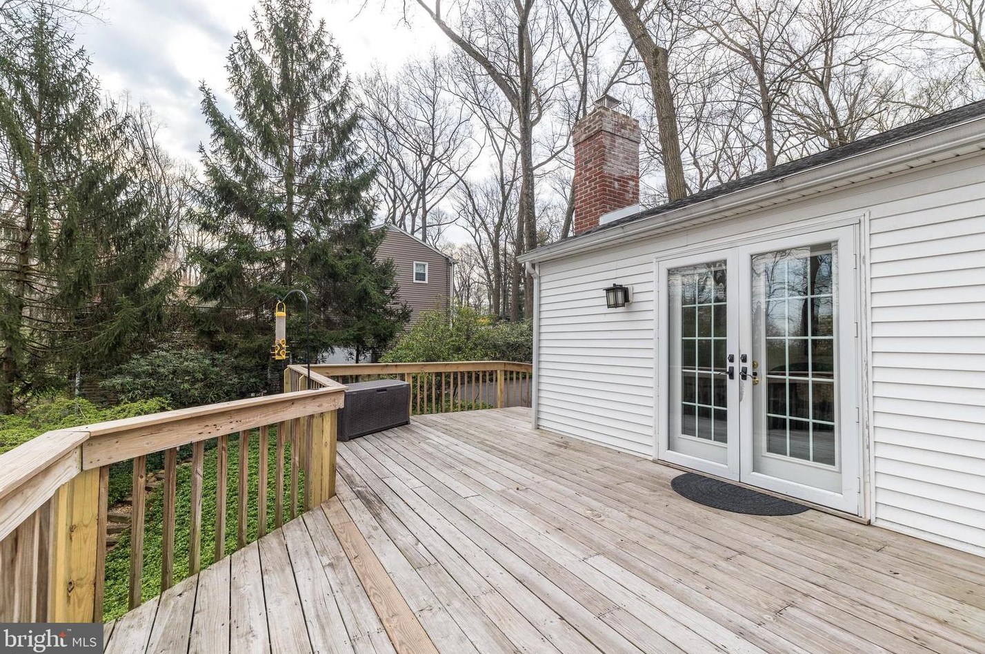 687 Forest Rd, Wayne PA  19087-2323 exterior
