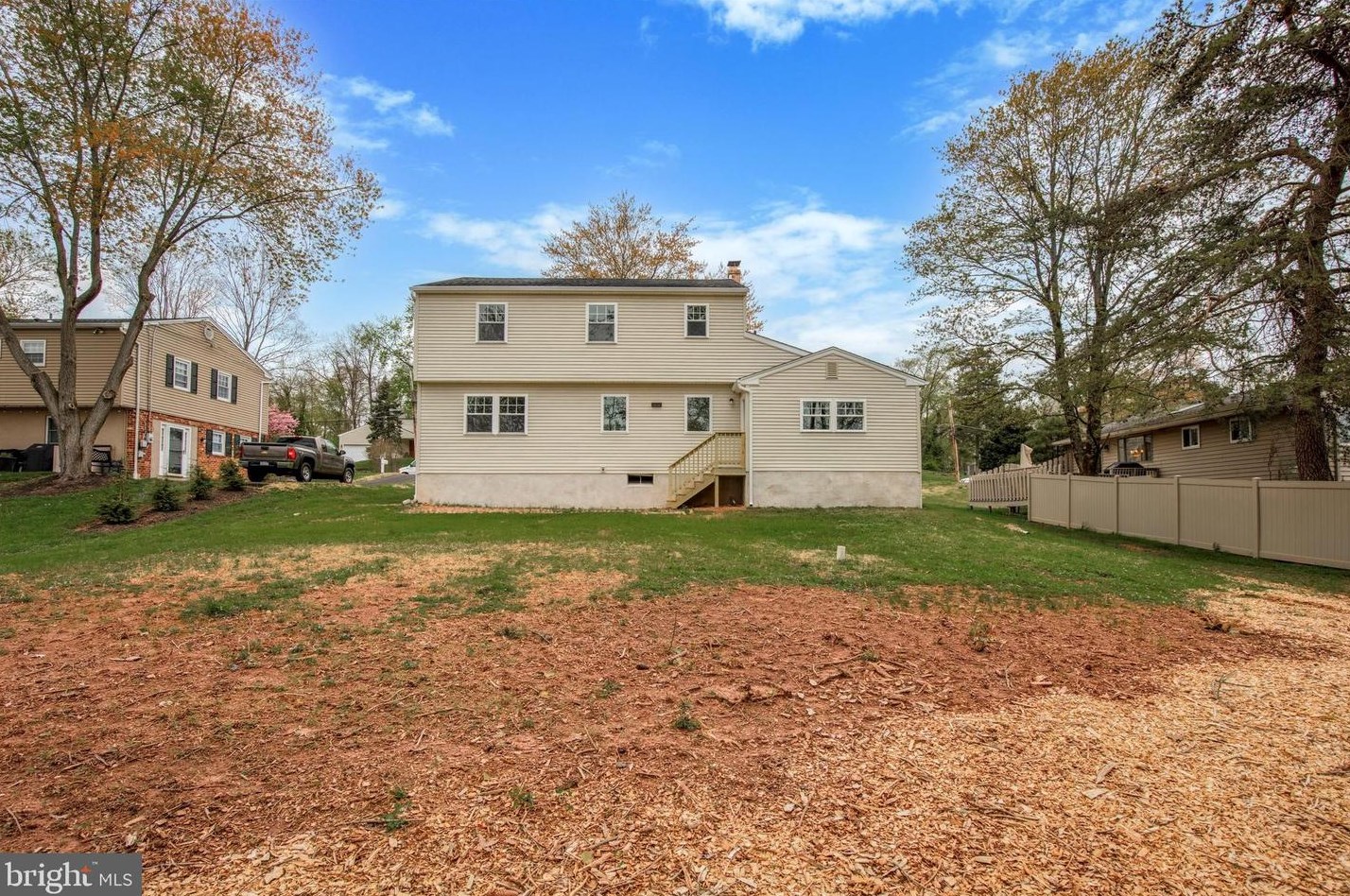 612 Mockingbird Ln, Norristown PA  19403-1916 exterior