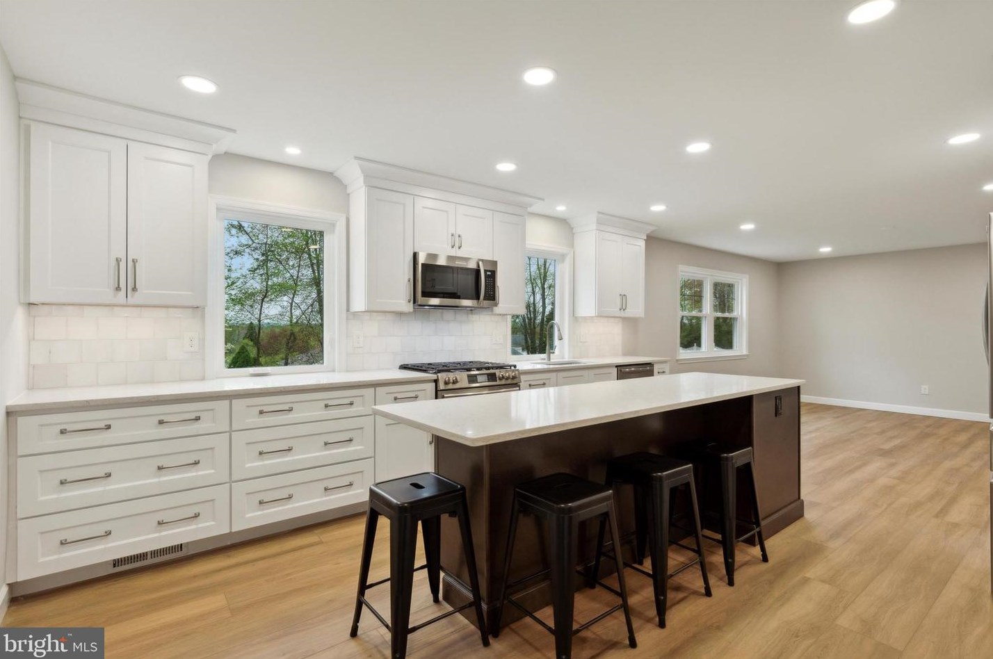 612 Mockingbird Ln, Norristown PA  19403-1916 exterior