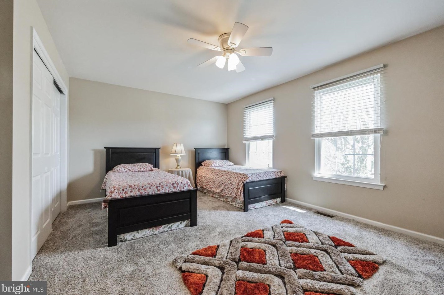 533 Creekview Dr, Harleysville PA  19438-2438 exterior