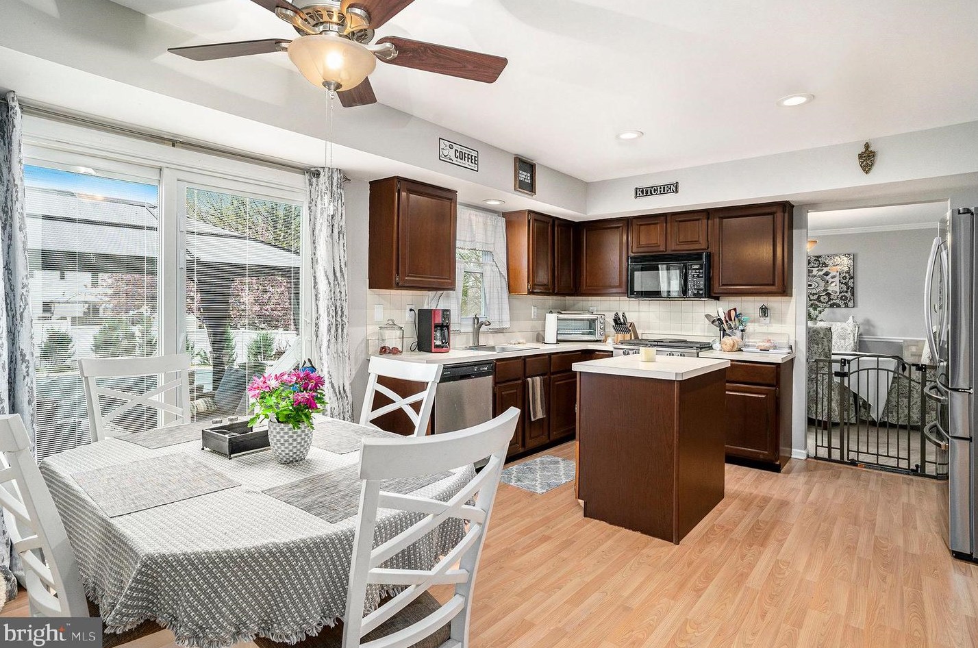 2115 Foxtail Dr, Pottstown PA  19464-2145 exterior