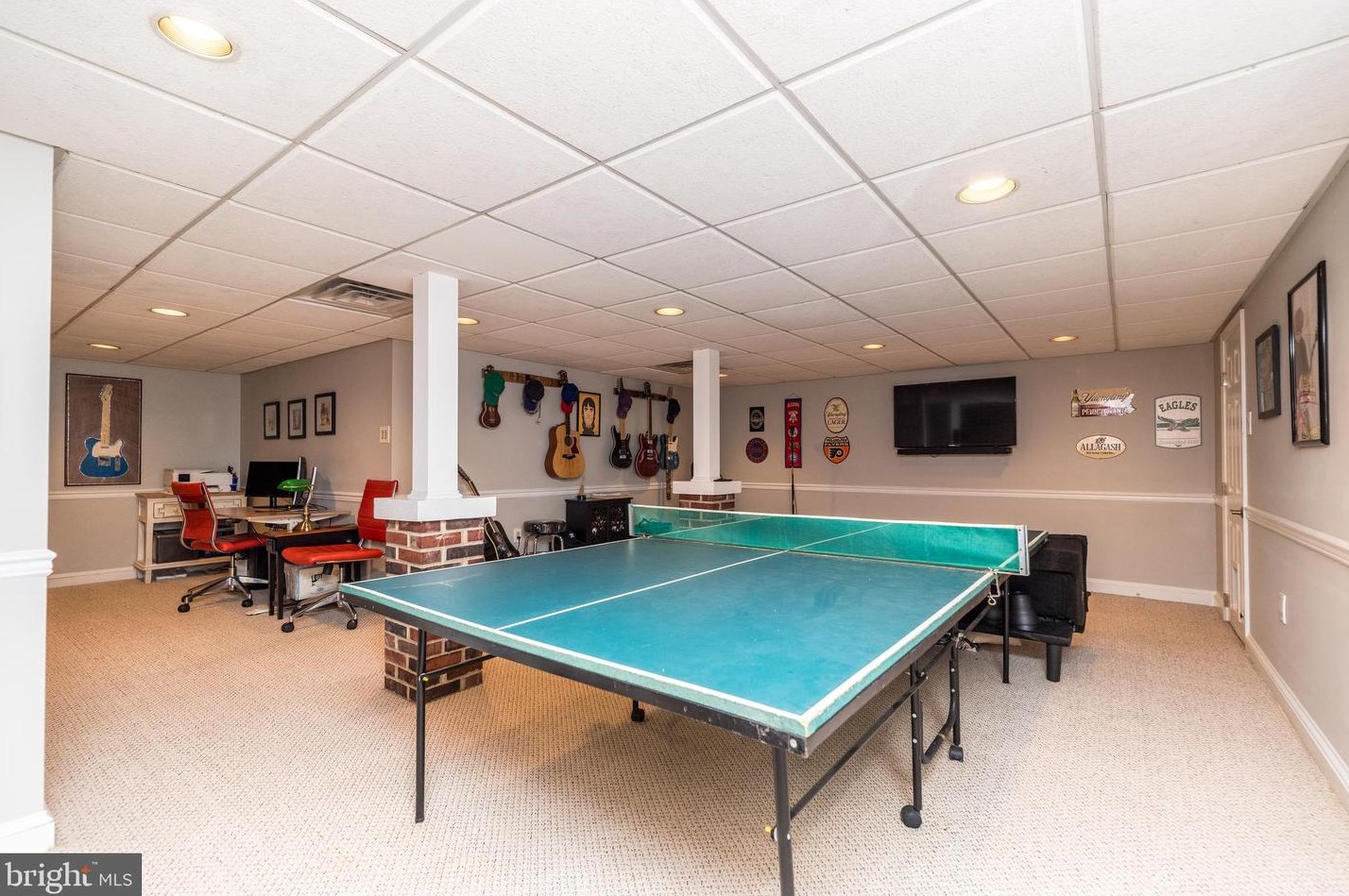 128 Red Hvn Dr, North Wales PA 19454-1442 exterior