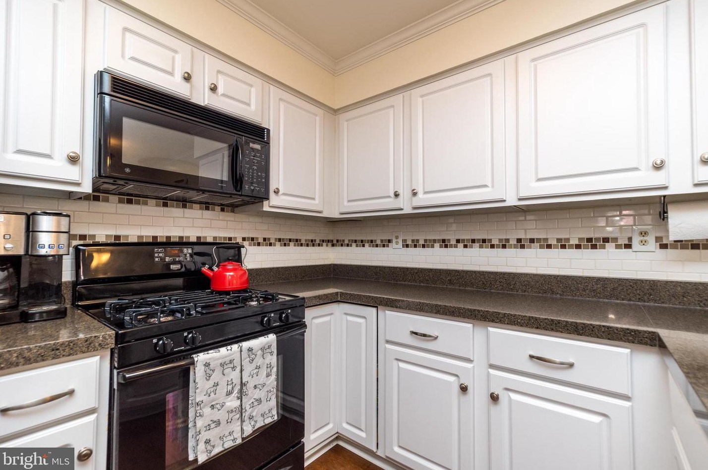 128 Red Hvn Dr, North Wales PA 19454-1442 exterior