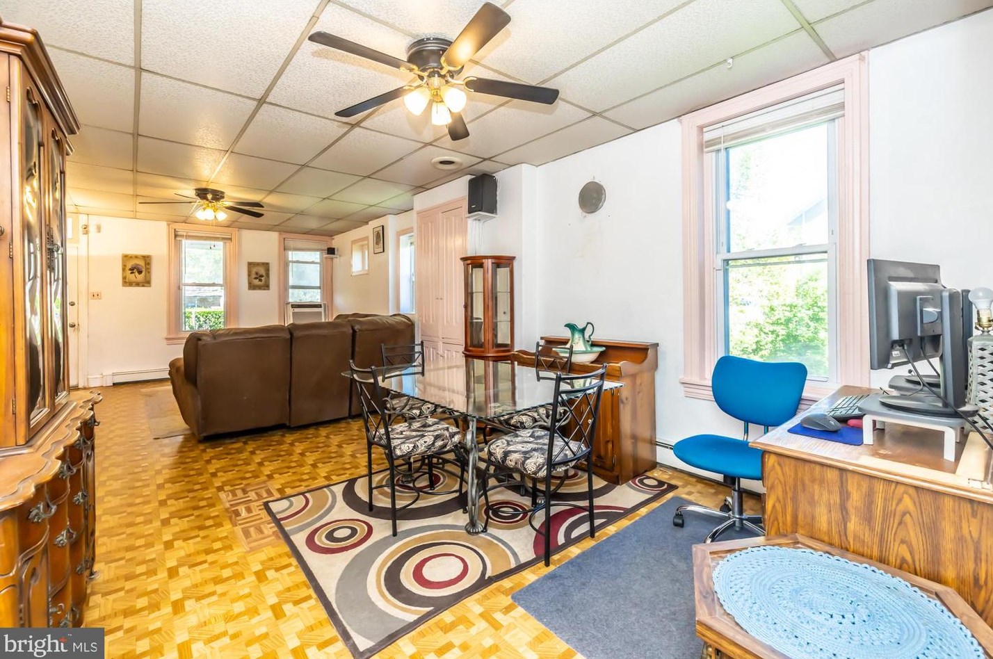 504 Glasgow St, Pottstown PA  19464-6636 exterior