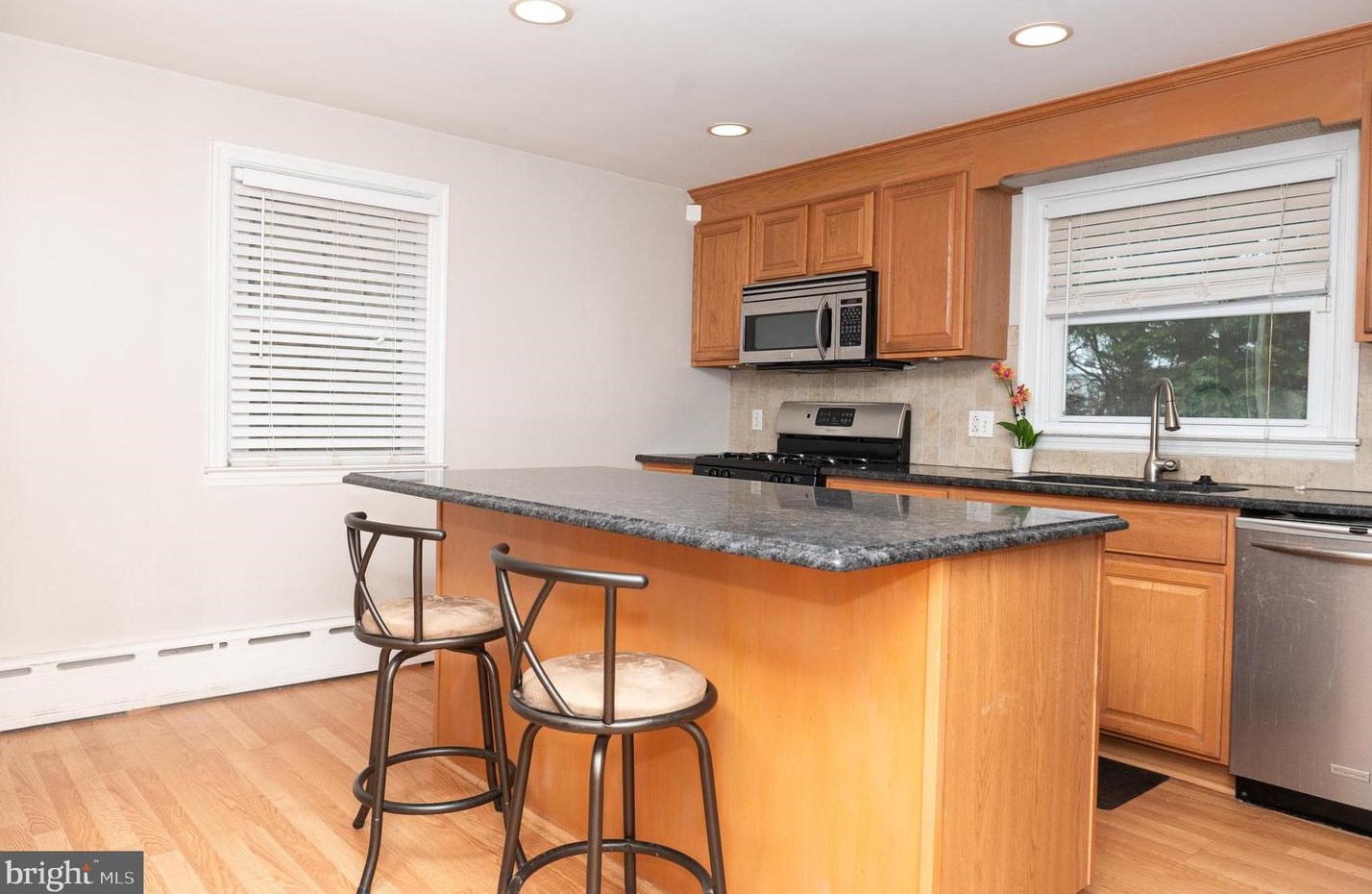 341 Hurst St, Norristown PA  19405-1537 exterior