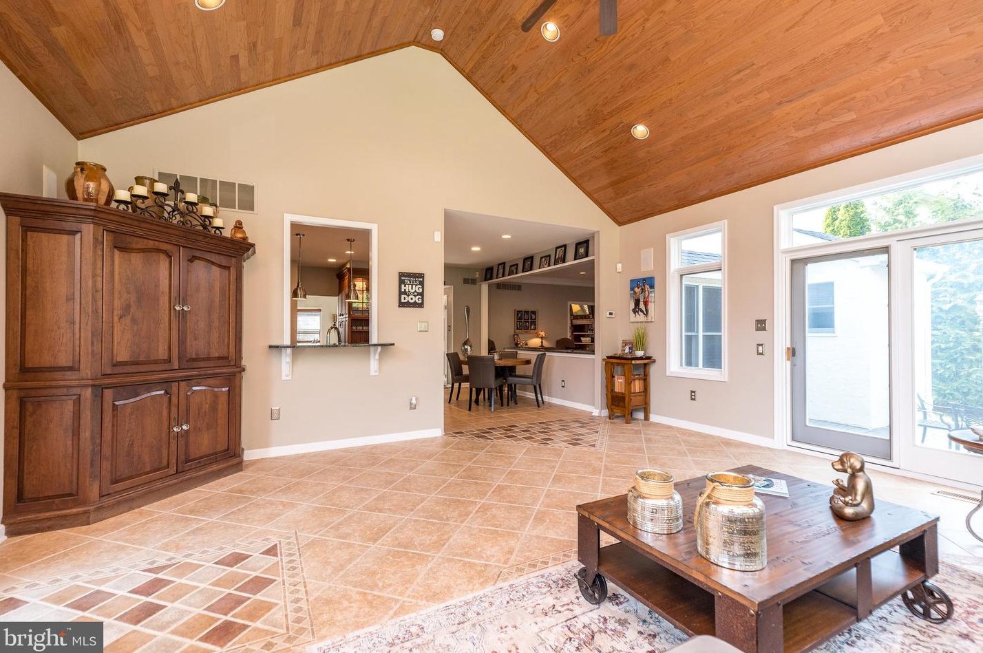 757 Castlewood Dr, Dresher PA  19025-2014 exterior