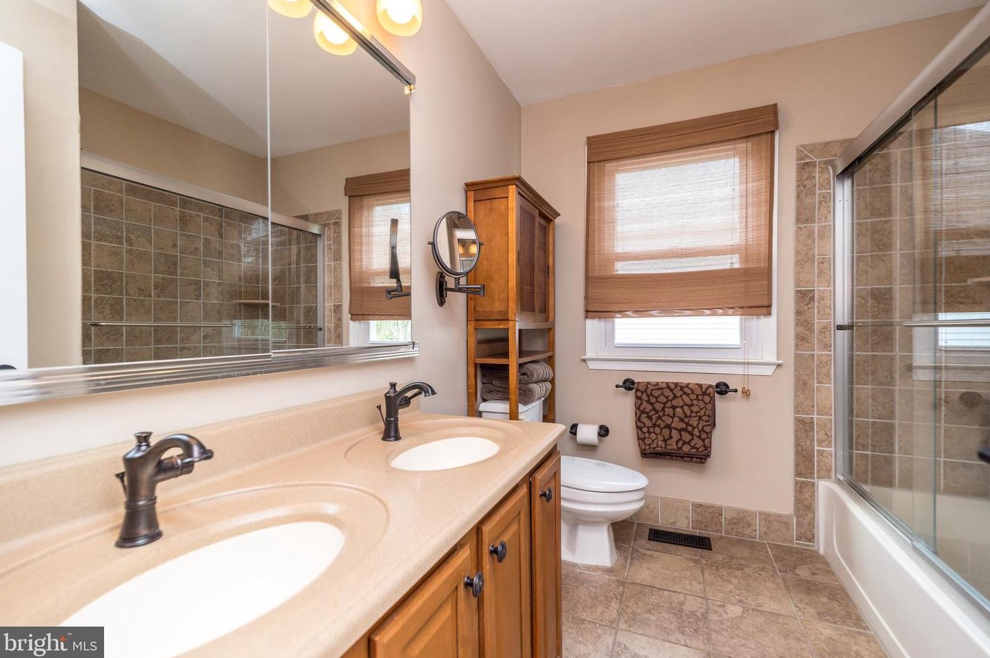 757 Castlewood Dr, Dresher PA  19025-2014 exterior