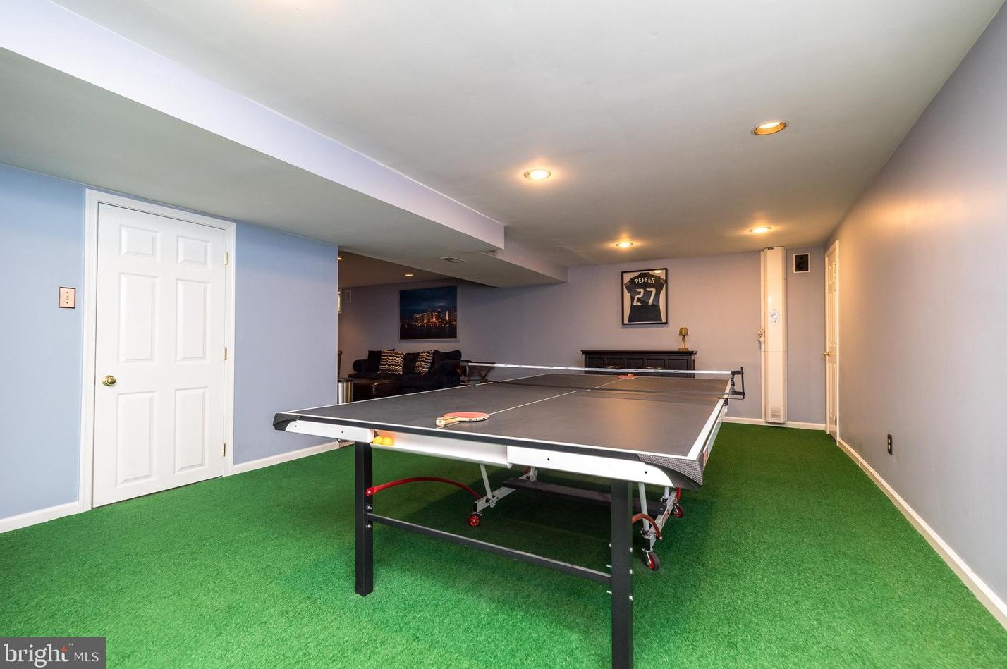 757 Castlewood Dr, Dresher PA  19025-2014 exterior