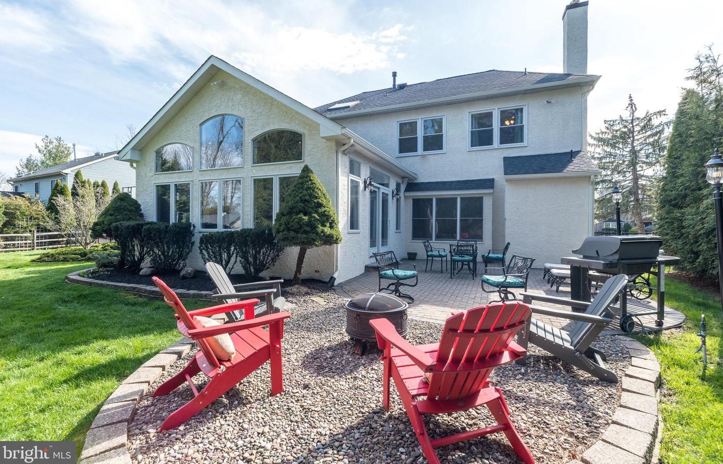 757 Castlewood Dr, Dresher PA  19025-2014 exterior