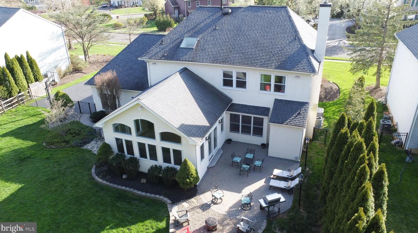 757 Castlewood Dr, Dresher PA  19025-2014 exterior