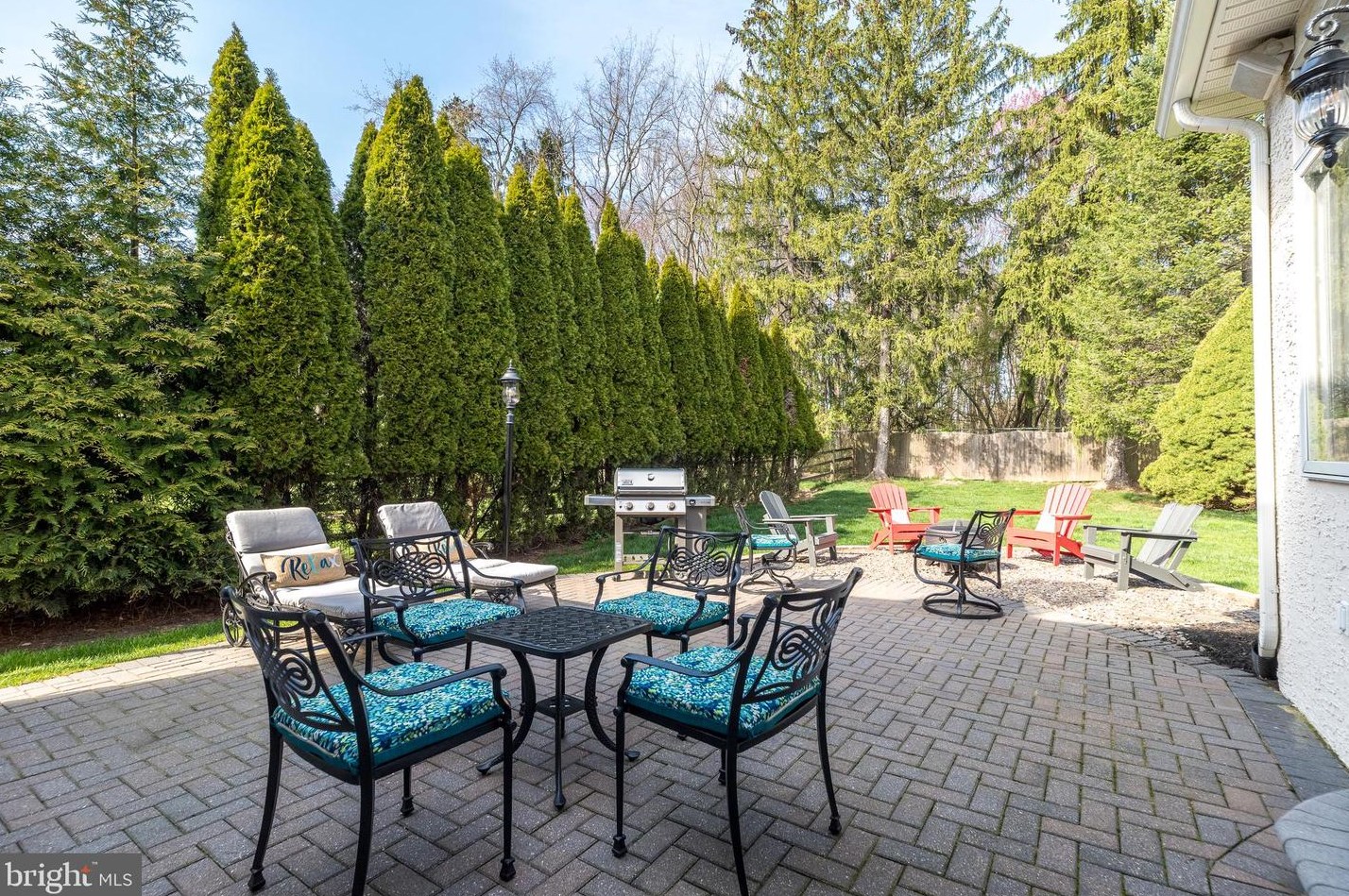 757 Castlewood Dr, Dresher PA  19025-2014 exterior