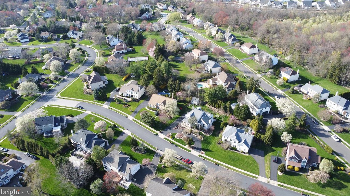 757 Castlewood Dr, Dresher PA  19025-2014 exterior