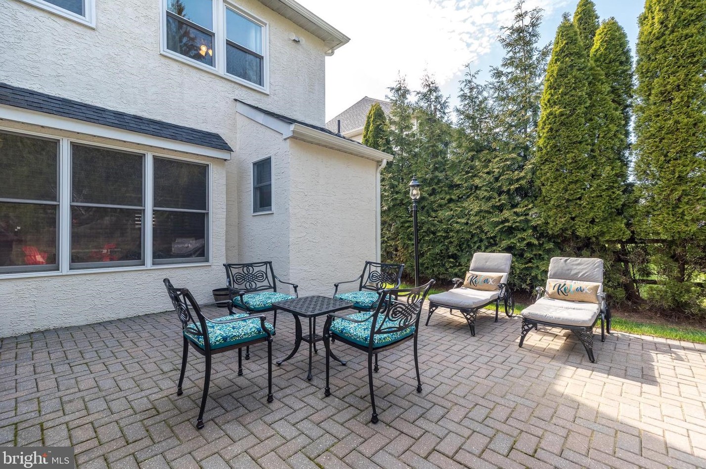 757 Castlewood Dr, Dresher PA  19025-2014 exterior