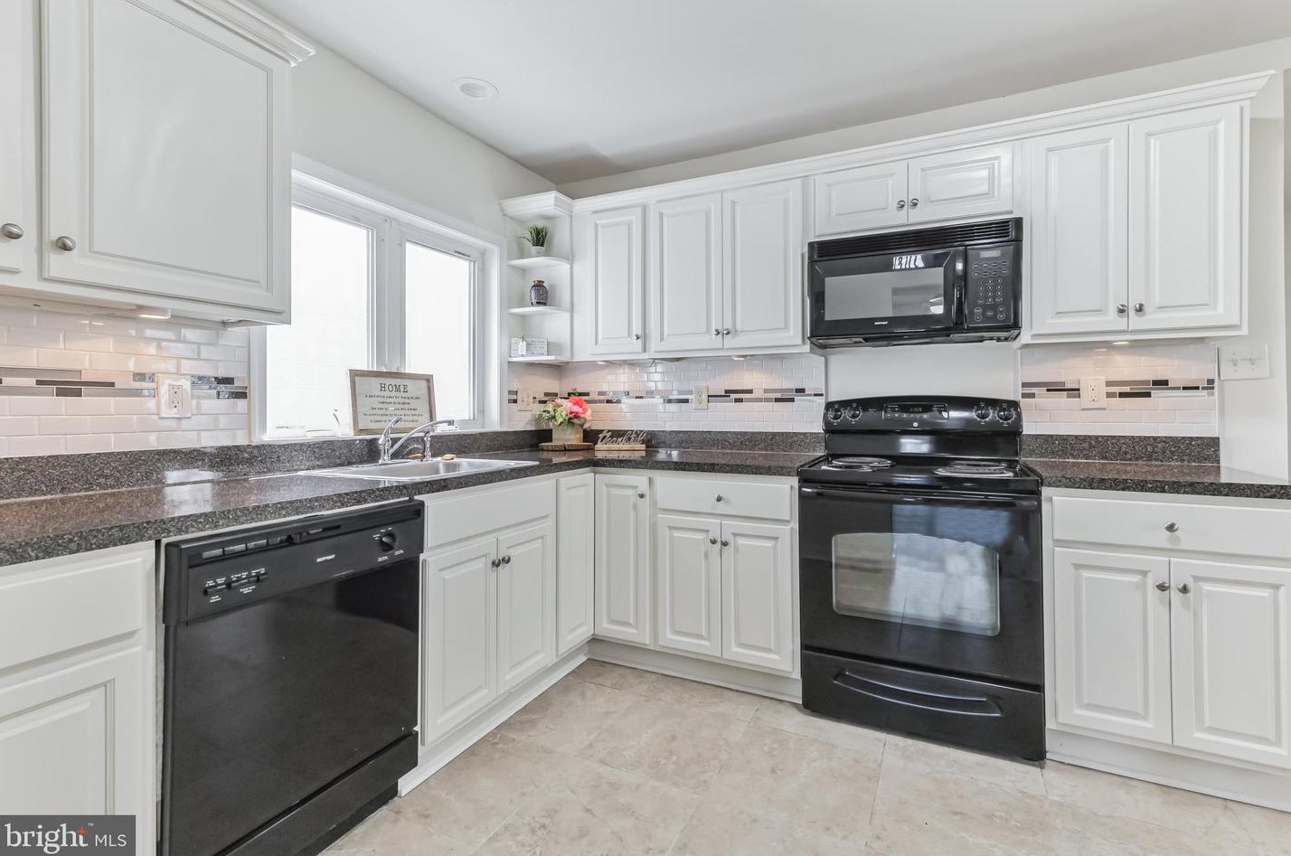 19 Chestnut St, Pottstown PA 19464-5451 exterior