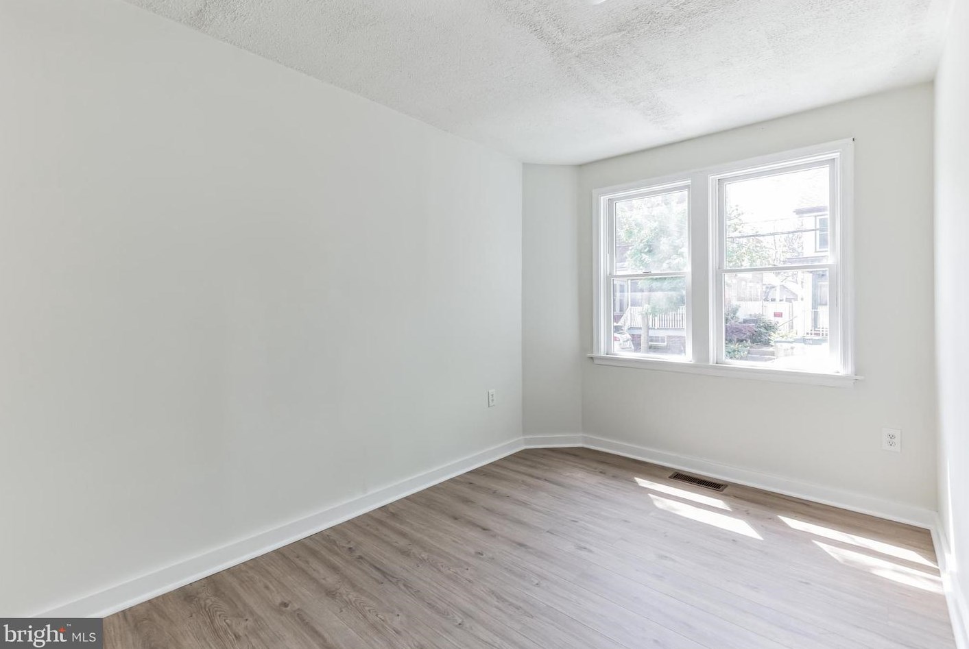 19 Chestnut St, Pottstown PA 19464-5451 exterior